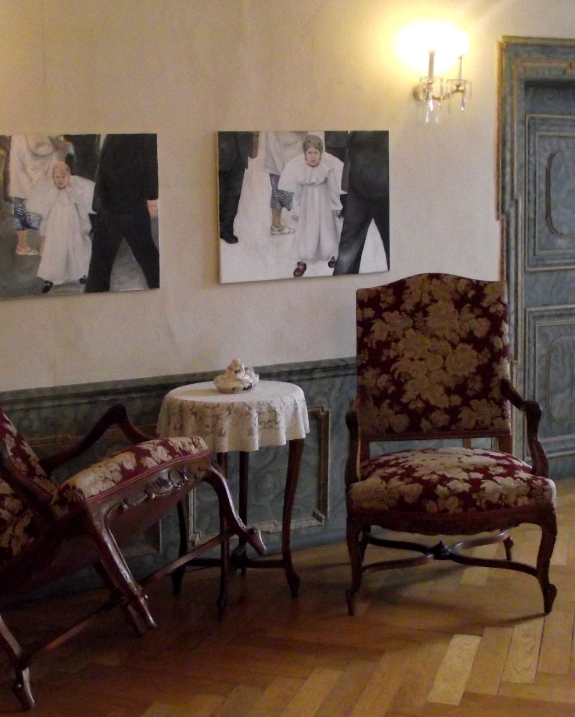 „ENGELEIEN“ Painting and Intervention 2014 ©Andrea Freiberg, Konventsaal – Stift Keppel, Hilchenbach